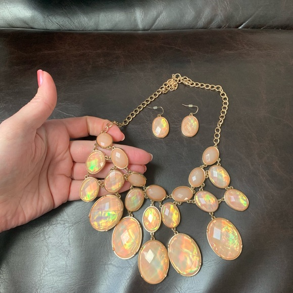 Iridescent Necklace and Earring Set - Picture 2 of 2